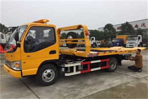 湛江哪里有拖车服务