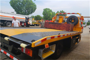 湛江附近拖车电话号码服务